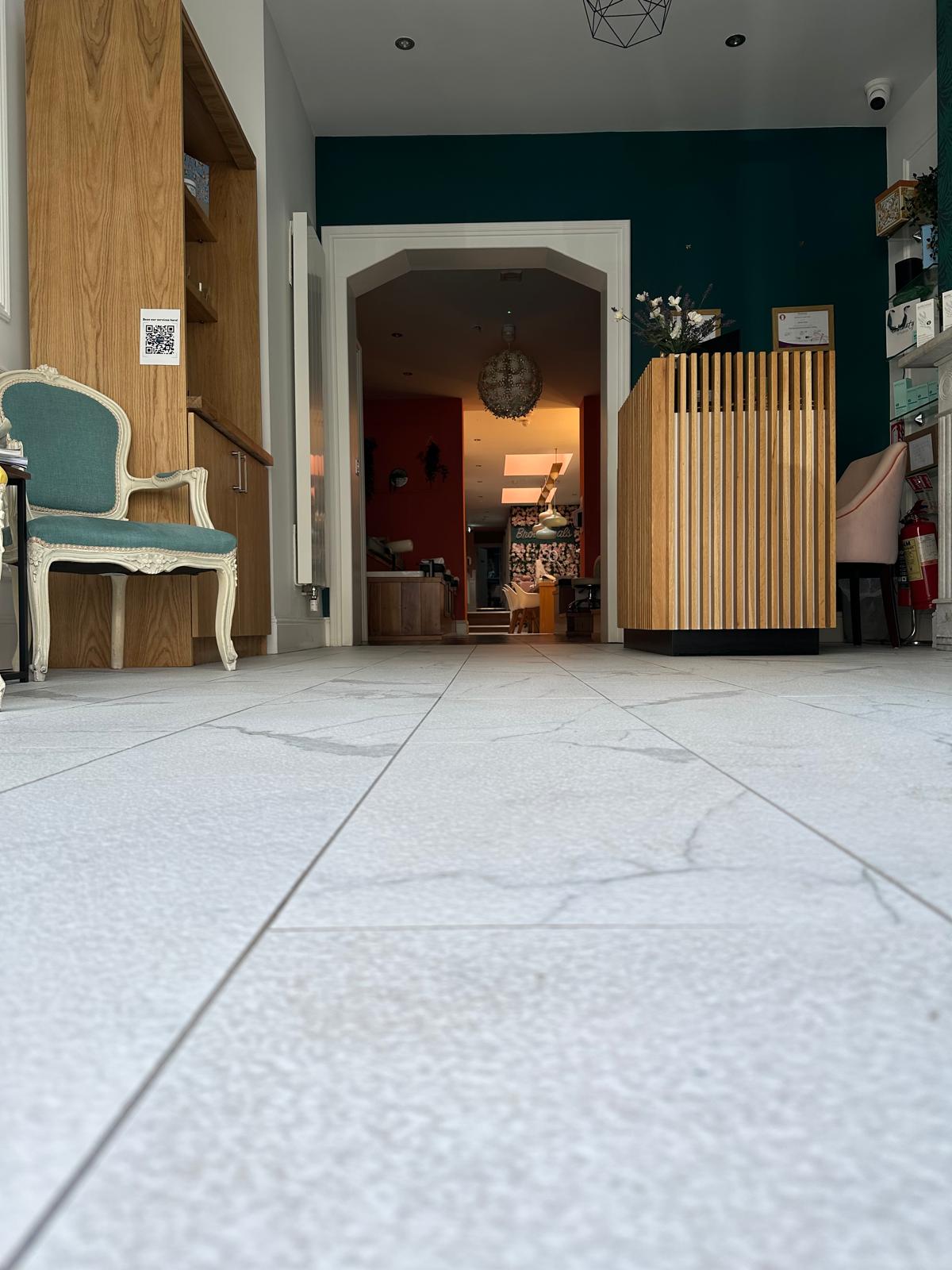 salon-entrance-cleaning